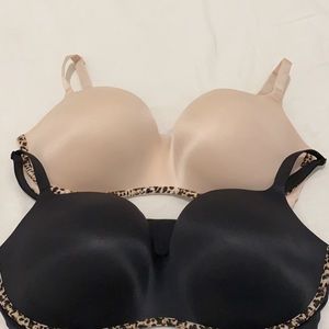 2 VS bras 36DD